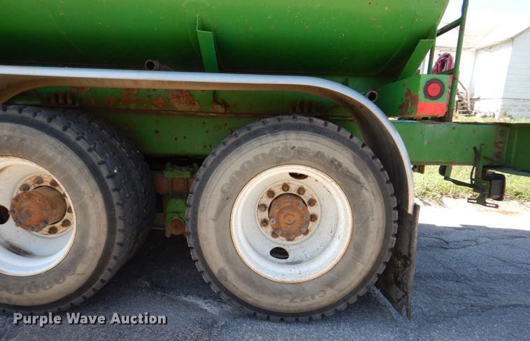 image for item DM2298 1988 Ford CT8000  fuel truck