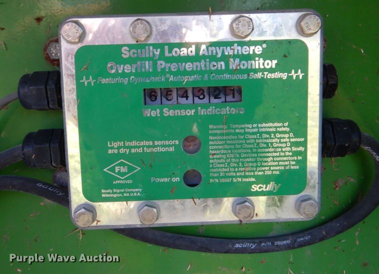 image for item DM2298 1988 Ford CT8000  fuel truck