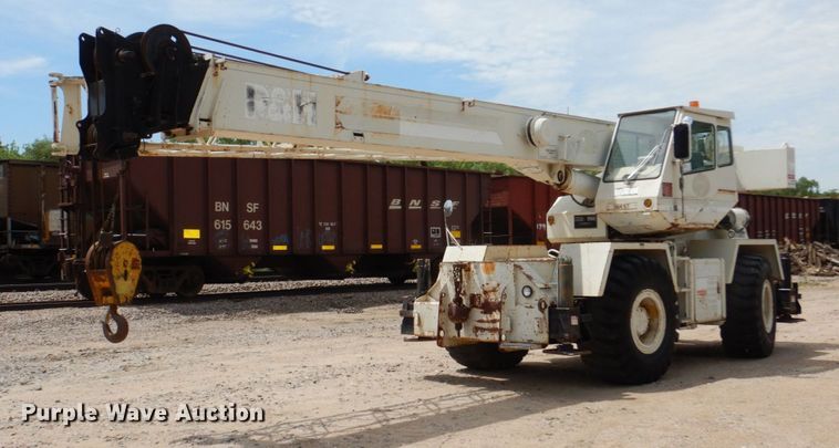 image for item DM2315 1992 P&H Century 128  crane