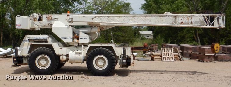 image for item DM2315 1992 P&H Century 128  crane