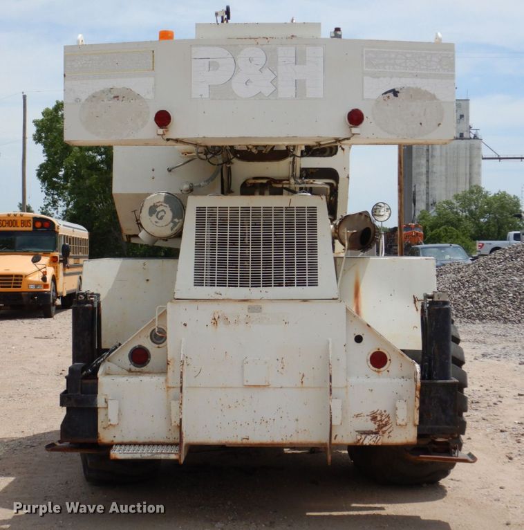 image for item DM2315 1992 P&H Century 128  crane