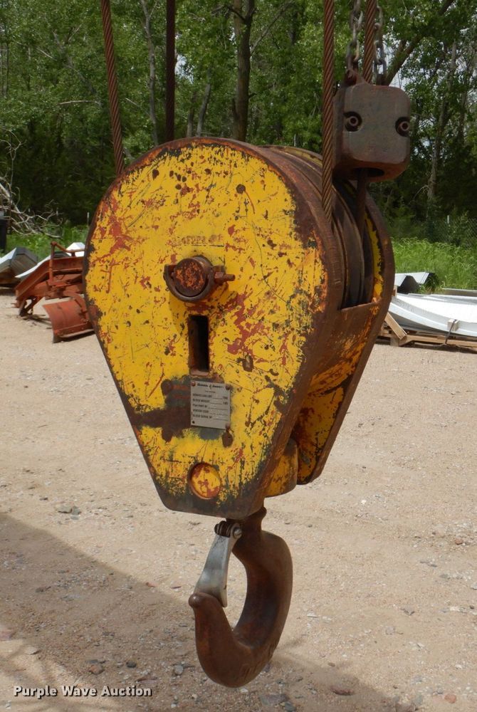 image for item DM2315 1992 P&H Century 128  crane