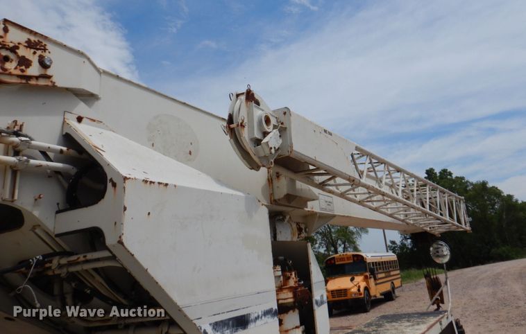 image for item DM2315 1992 P&H Century 128  crane