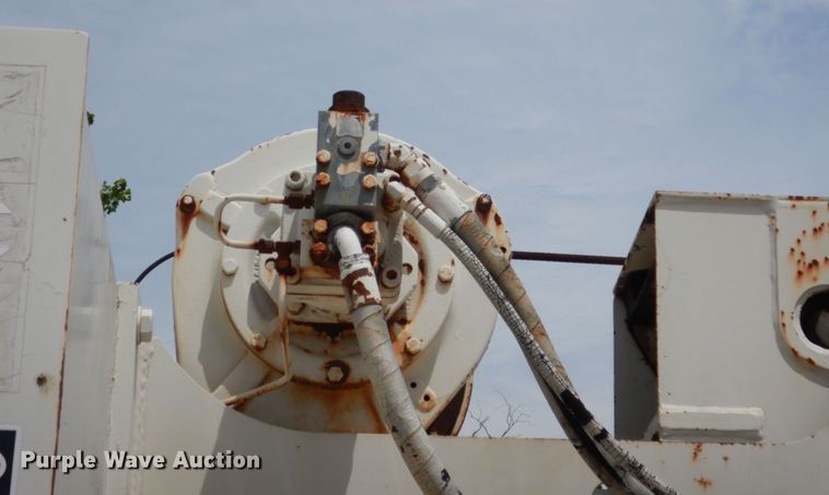 image for item DM2315 1992 P&H Century 128  crane