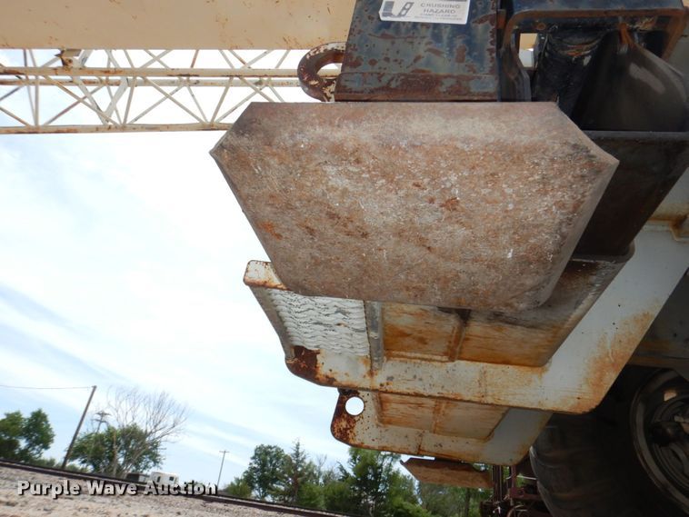 image for item DM2315 1992 P&H Century 128  crane