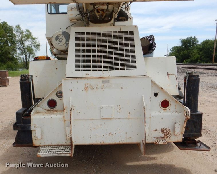 image for item DM2315 1992 P&H Century 128  crane