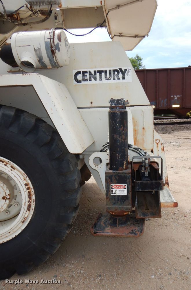 image for item DM2315 1992 P&H Century 128  crane