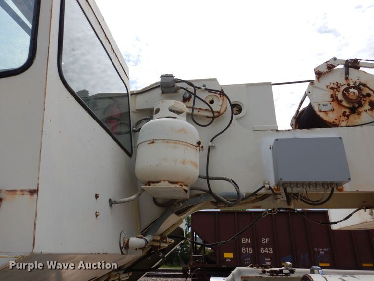 image for item DM2315 1992 P&H Century 128  crane