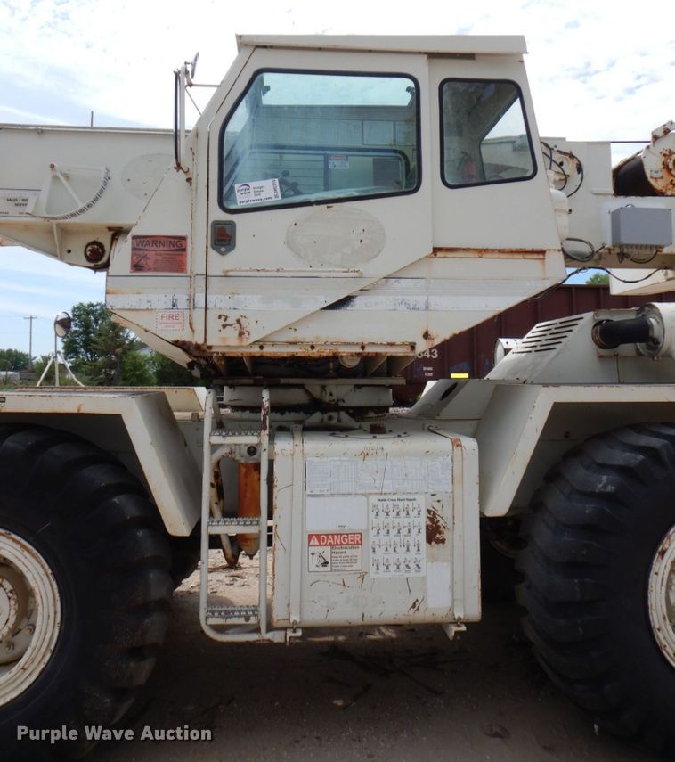 image for item DM2315 1992 P&H Century 128  crane