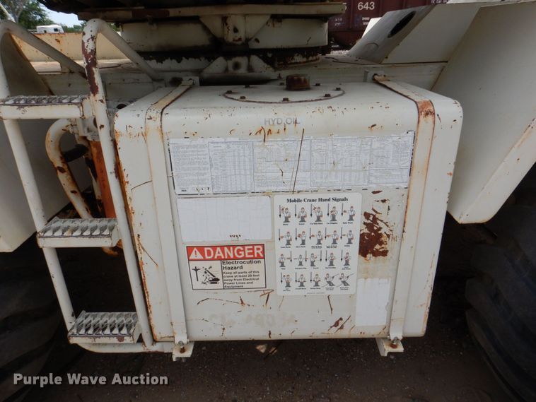 image for item DM2315 1992 P&H Century 128  crane