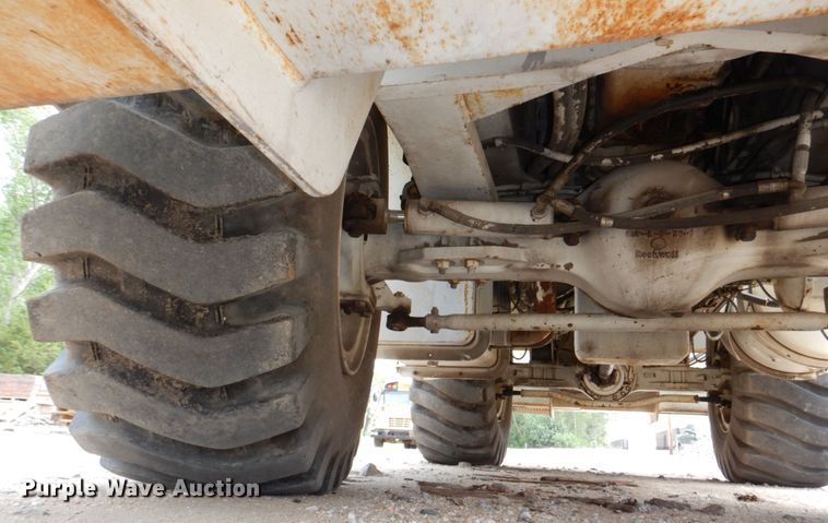 image for item DM2315 1992 P&H Century 128  crane