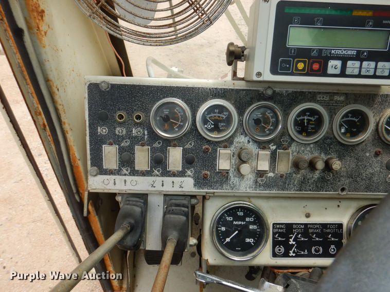 image for item DM2315 1992 P&H Century 128  crane