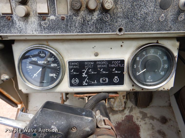 image for item DM2315 1992 P&H Century 128  crane