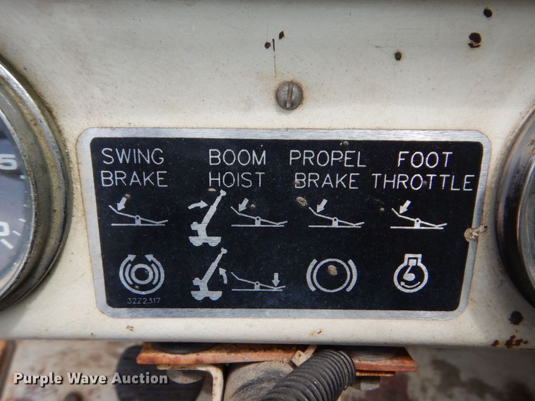 image for item DM2315 1992 P&H Century 128  crane