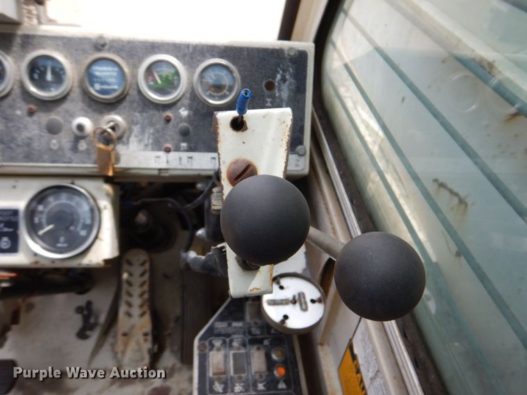 image for item DM2315 1992 P&H Century 128  crane