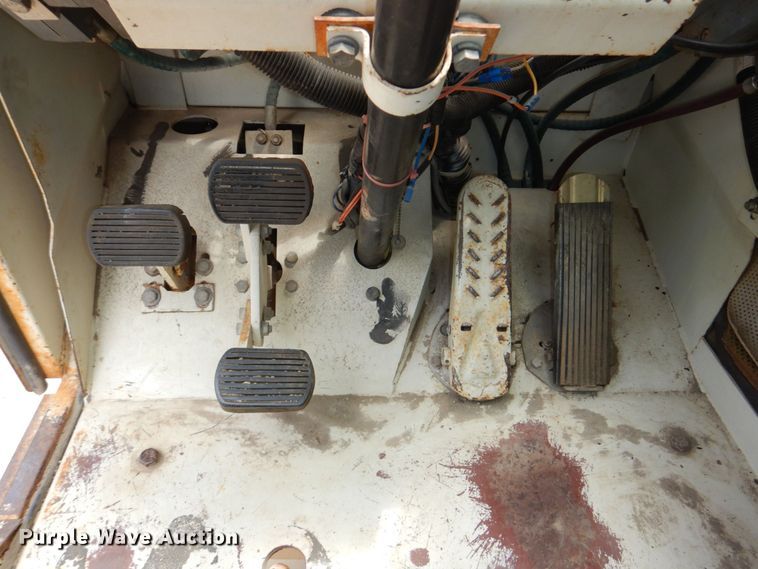 image for item DM2315 1992 P&H Century 128  crane