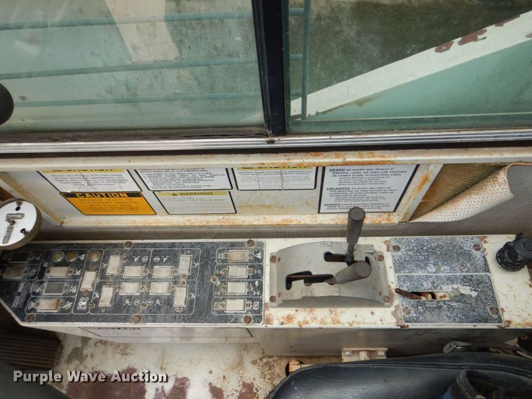 image for item DM2315 1992 P&H Century 128  crane