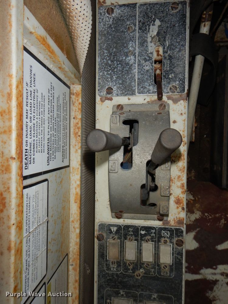 image for item DM2315 1992 P&H Century 128  crane