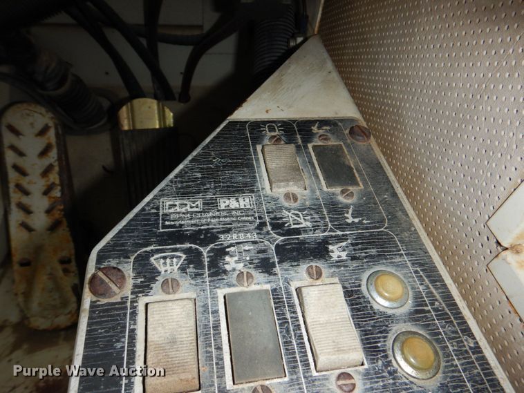 image for item DM2315 1992 P&H Century 128  crane