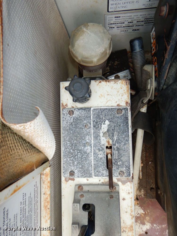 image for item DM2315 1992 P&H Century 128  crane