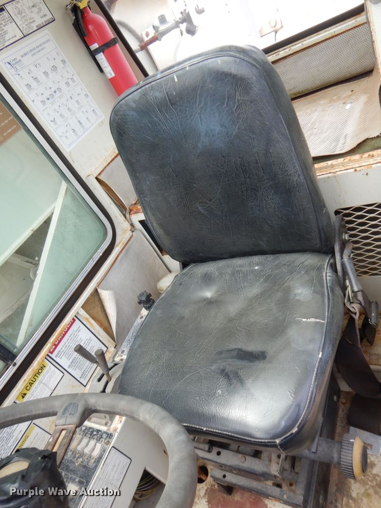 image for item DM2315 1992 P&H Century 128  crane