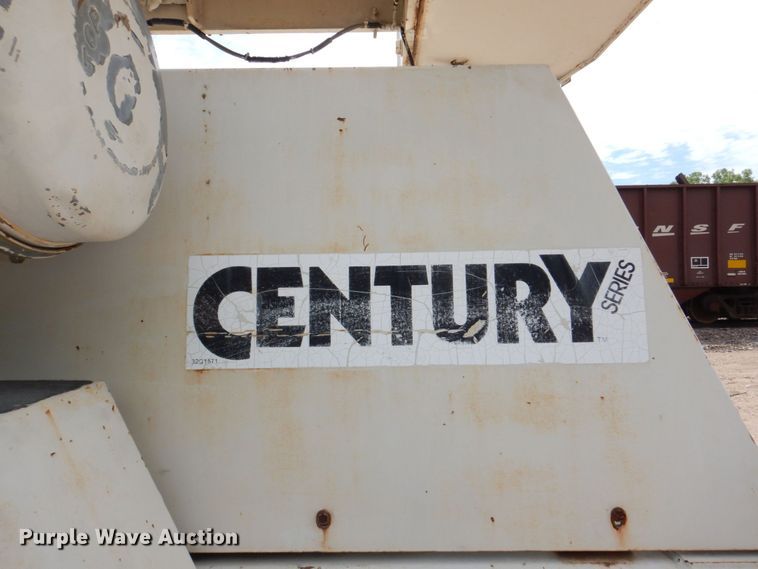 image for item DM2315 1992 P&H Century 128  crane