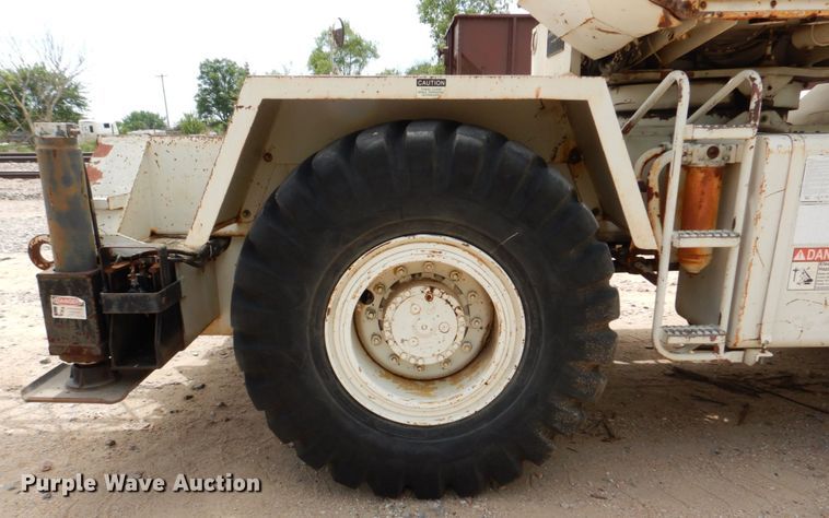 image for item DM2315 1992 P&H Century 128  crane