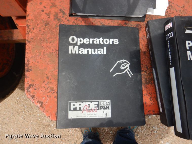 image for item DM2315 1992 P&H Century 128  crane