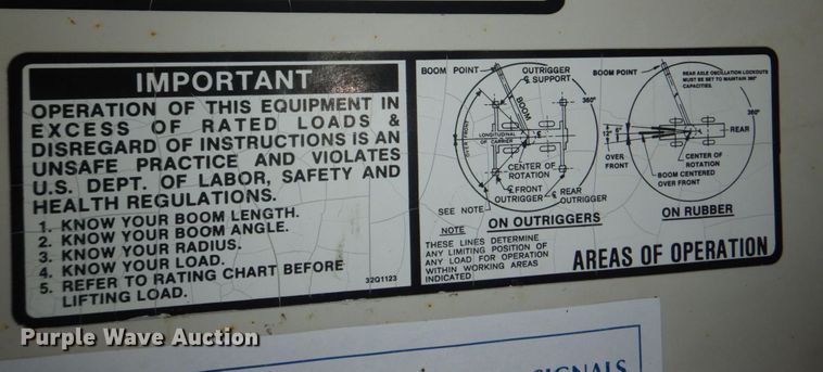 image for item DM2315 1992 P&H Century 128  crane