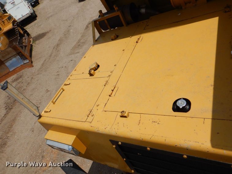 image for item DM2316 2002 Morooka MST2200 track carrier with dump bed