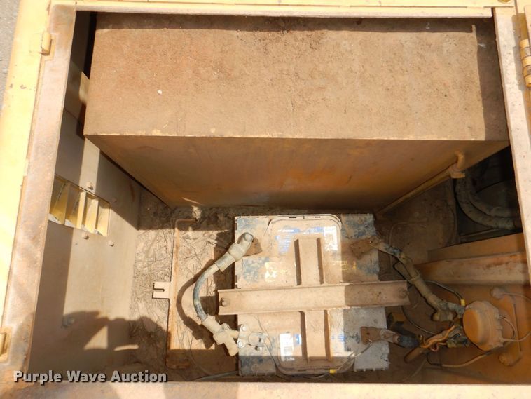 image for item DM2316 2002 Morooka MST2200 track carrier with dump bed