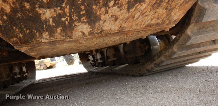 image for item DM2316 2002 Morooka MST2200 track carrier with dump bed