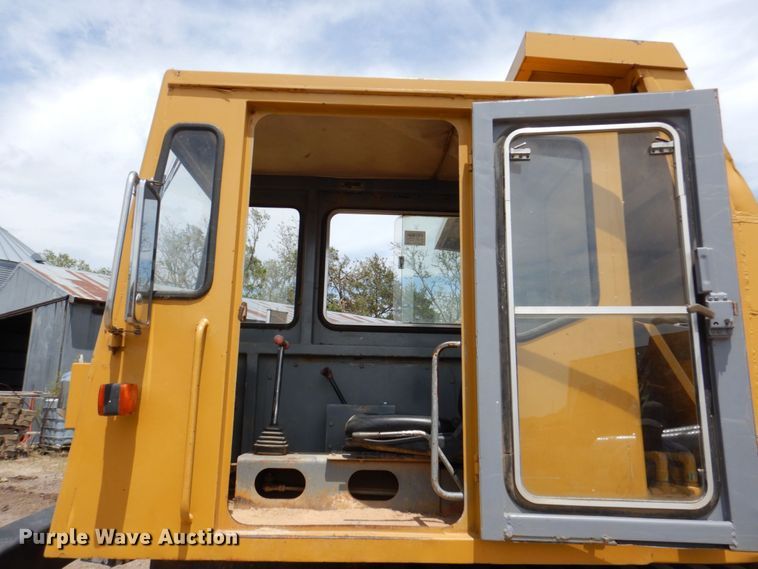 image for item DM2316 2002 Morooka MST2200 track carrier with dump bed