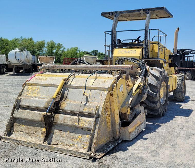 image for item DM4200 2011 Bomag MPH364-2 recycler