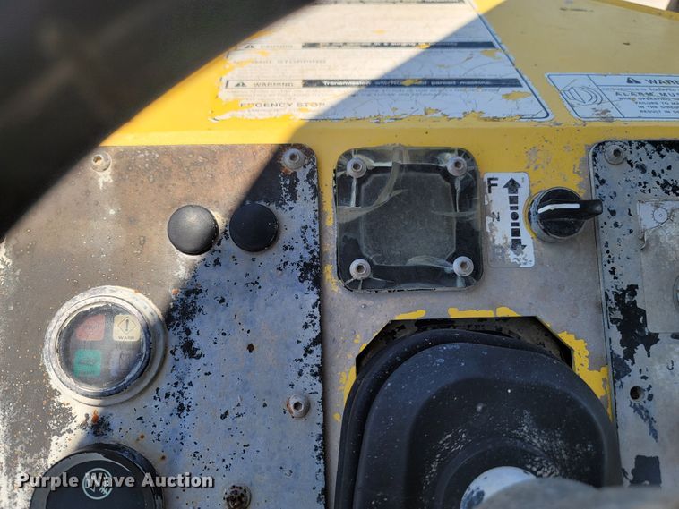 image for item DM4200 2011 Bomag MPH364-2 recycler