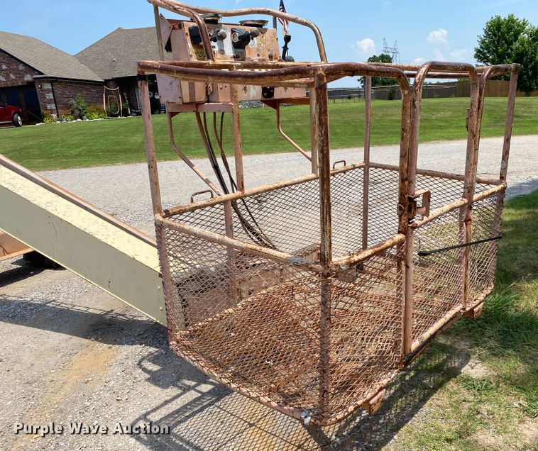 image for item DM4217 1998 JLG 40H  boom lift