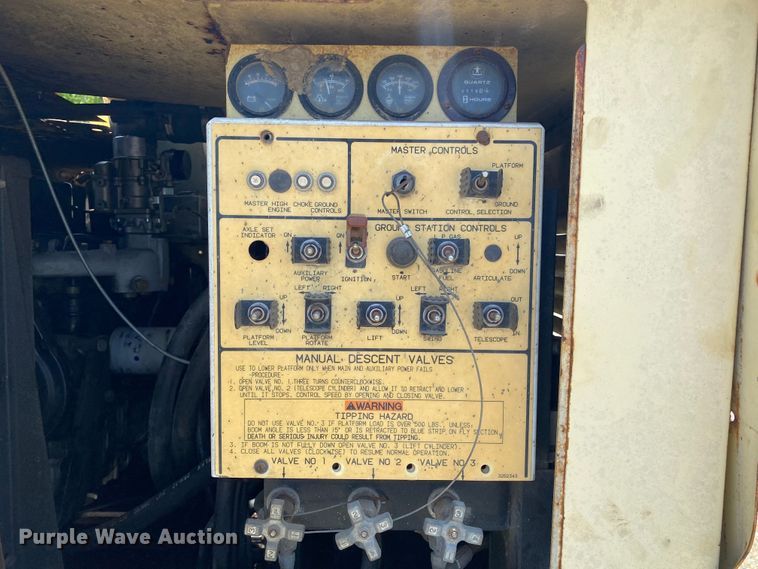 image for item DM4217 1998 JLG 40H  boom lift