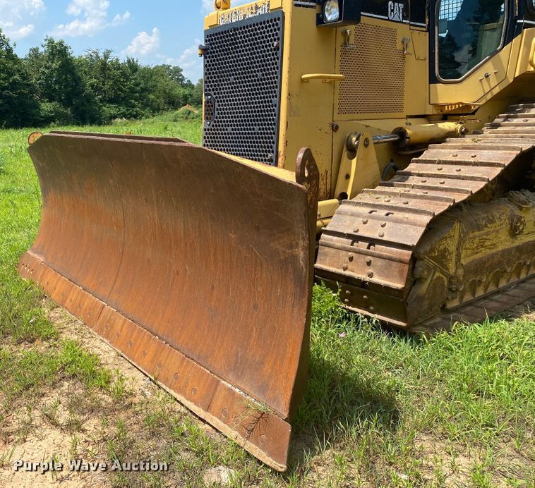 image for item DM4220 1999 Caterpillar D6M XL  dozer