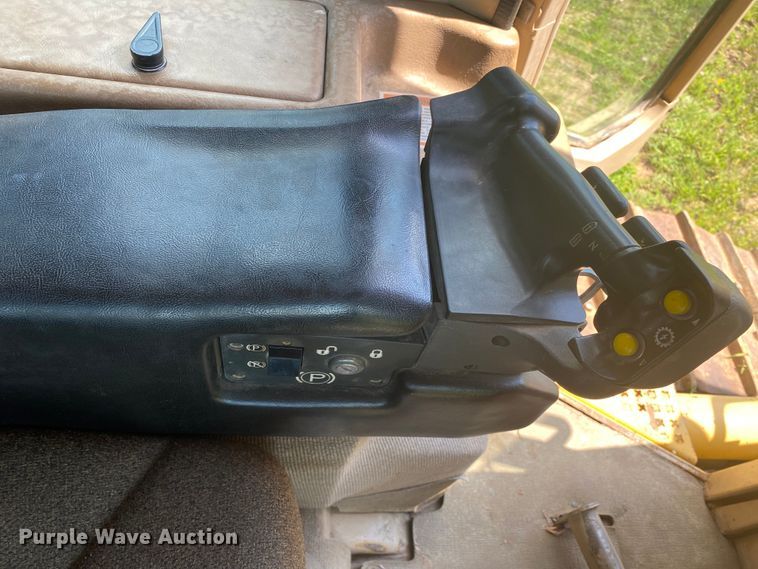 image for item DM4220 1999 Caterpillar D6M XL  dozer