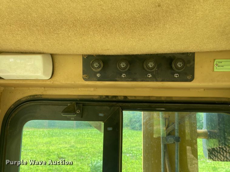 image for item DM4220 1999 Caterpillar D6M XL  dozer