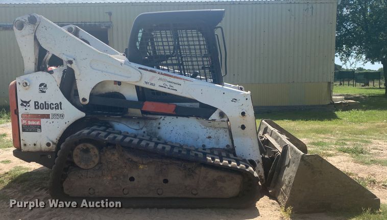 image for item DM4223 2015 Bobcat T870  tracked skid steer loader