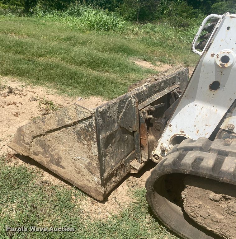 image for item DM4223 2015 Bobcat T870  tracked skid steer loader