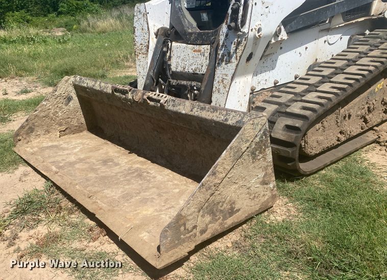 image for item DM4223 2015 Bobcat T870  tracked skid steer loader