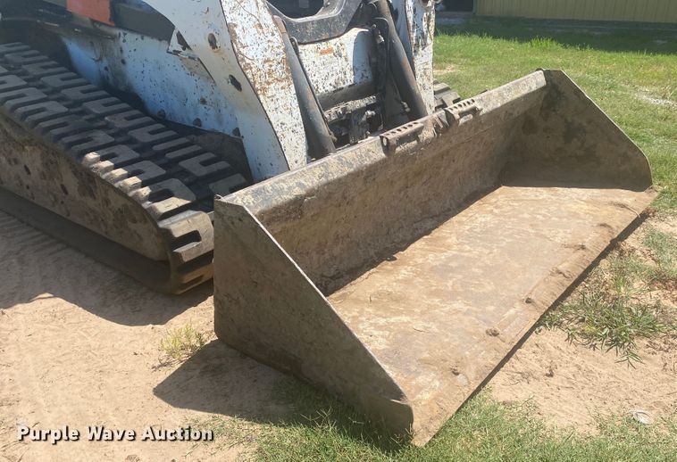 image for item DM4223 2015 Bobcat T870  tracked skid steer loader