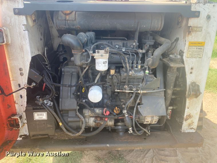 image for item DM4223 2015 Bobcat T870  tracked skid steer loader