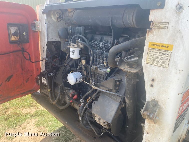 image for item DM4223 2015 Bobcat T870  tracked skid steer loader