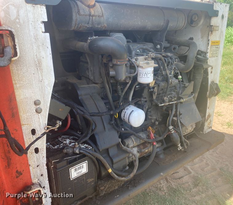 image for item DM4223 2015 Bobcat T870  tracked skid steer loader