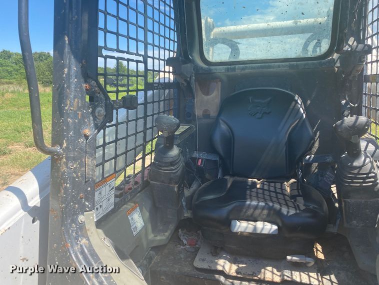 image for item DM4223 2015 Bobcat T870  tracked skid steer loader
