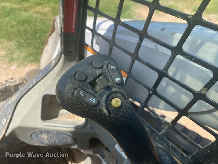 image for item DM4223 2015 Bobcat T870  tracked skid steer loader