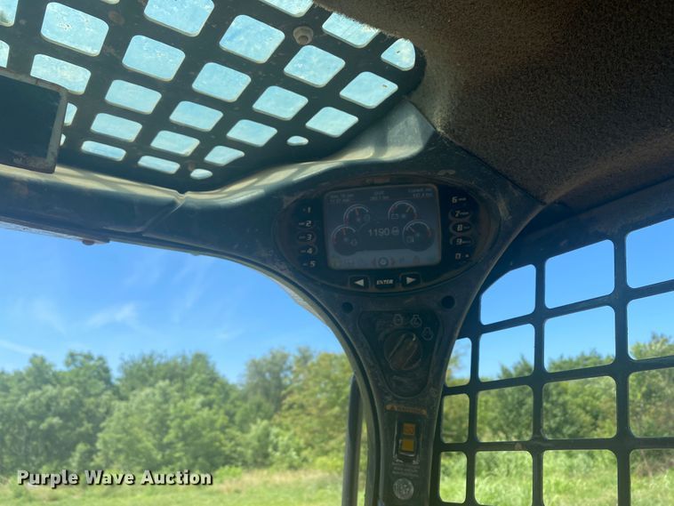 image for item DM4223 2015 Bobcat T870  tracked skid steer loader